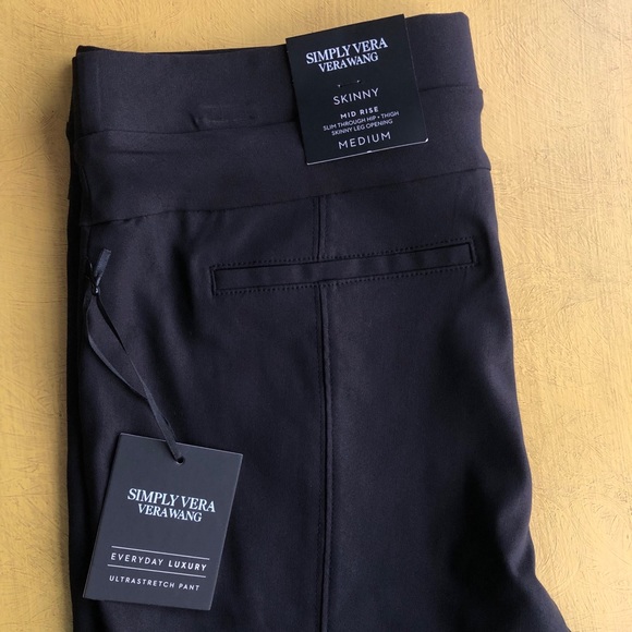 Vera Wang Stretch Skinny Pants 